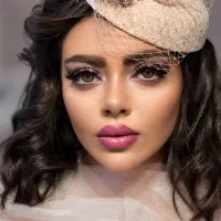 خدمات میکاپ و شنیون حرفه‌ای