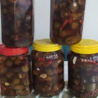 ترشی بادمجان شکم پر ترشی لیته وگل کلم و کلم برگ