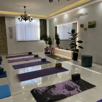 کلاس یوگا و مراقبه