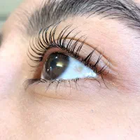 %۱۰درصد تخفیف خدمات لیفت و لمینت  تخصصی مژه و ابرو