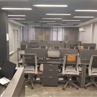 خانم و اقا جوان و خوش تیپ با در امد ۵۰۰ میلیون