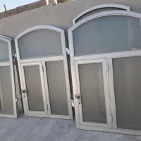 پنجره آلومینیوم با شیشه