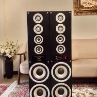 اسپیکر باند بلوتوث ایستاده