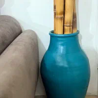 گلدان و بامبو چوبی