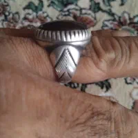 انگوشتر اقیق