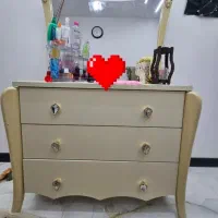 کمد و میز ارایش باهم ۵ تومن مقطوع بدون تخفیف