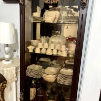 تعدادی از وسایل خونه بفروش میرسد