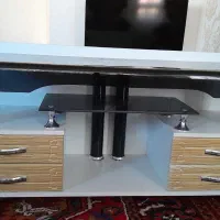 میزتلوزیون درحدنو کاملاسالم