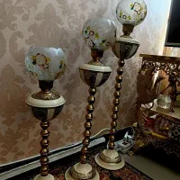 آباژور کنار سالنی.آنتیک و قدیمی و با اصالت