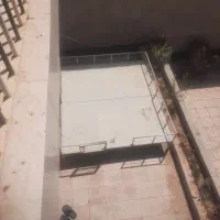 تخت اهنی بزرگ