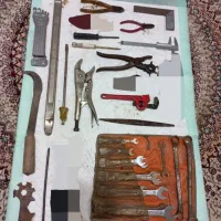 تعدادی ابزار و آچار همه اصلی خارجی