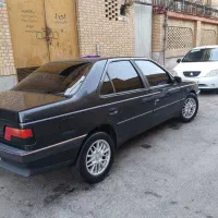 405 مدل 82
