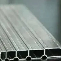 شیشه بر ماهر و کارگر ساده