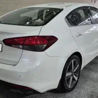 سراتو|خودرو سواری و وانت|میانه, |دیوار