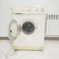 ماشین لباسشویی آزمایش سالم و بدون مشکل