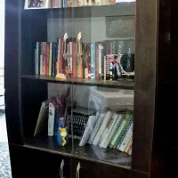 کتابخانه تمیز و نو جادار