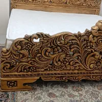 تخت تمام چوب منبت بسیار تمیز
