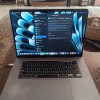 مک بوک پرو core i9 گرافیک 8گیگ رم 32