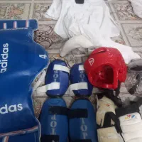 لباس مبارزه ی تکواندو