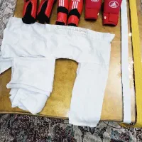دستکش کاراته و ساق بندکاراته پا بند کمربند و لباس