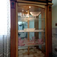ویترین ایستاده کلاسیک چوب گردو