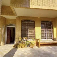 ویلایی-360-متر-فلاحی-درب-حیاط