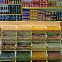 شلف نمای مغازه سوپر قفسه ویترین آجیل و شکلات عطاری