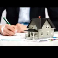 ویلایی ۱۳۰ متر زمین در دو طبقه و یکباب مغازه