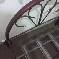 تخت تک‌نفره زرشکی