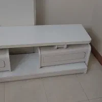 میز تلویزیون در حد نو