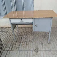 میز فلزی با صفحه چوبی ۲کشو