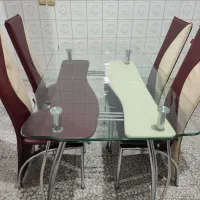میز  با ۴صندلی   غذا خوری