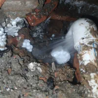 نشتیابی.لوله کشی آب و فاضلاب.نشت یابی.نشتیاب.