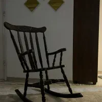 صندلی راک قهوه ای تیره