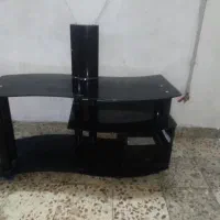 میز تلویزیون شیشه ای دودی