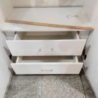 تخت وکمد