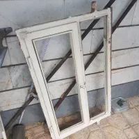 پنجره و مقداری نبشی و قوطی