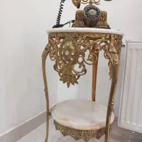 تلفن و میز برنز