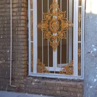 رنگ آمیزی در وپنجره ودیوار با کیفیت بالا