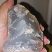 عقیق اوپتیکی درشت مناسب چندین نگین جواهری
