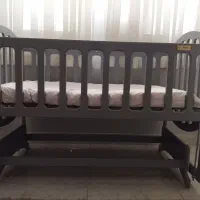 تخت نوزادی گهواره‌ای و ثابت