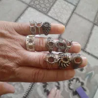 تعدادی رکاب نقره آماده ی نصب سنگ ۹۲۵