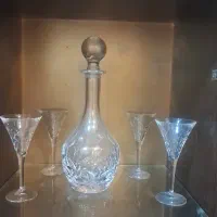 کریستال لاروس