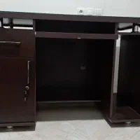 میز کامپیوتر در حد نو