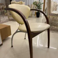 میز صبحانه خوری