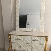 میز و آینه