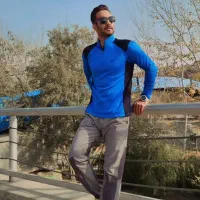 مربی بدنسازی و فوتبال آنلاین و حضوری