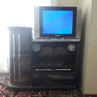 تلویزیون ومیز تلویزیون
