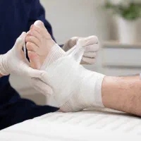 پانسمان،تزریقات،درمان زخم بستر و زخم دیابتی درمنزل