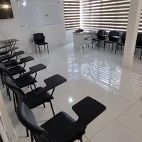 اجاره کلاس های آموزشی و اتاق مشاوره|اجارهٔ کوتاه‌مدت دفتر کار و فضای آموزشی|تهران, قلهک|دیوار